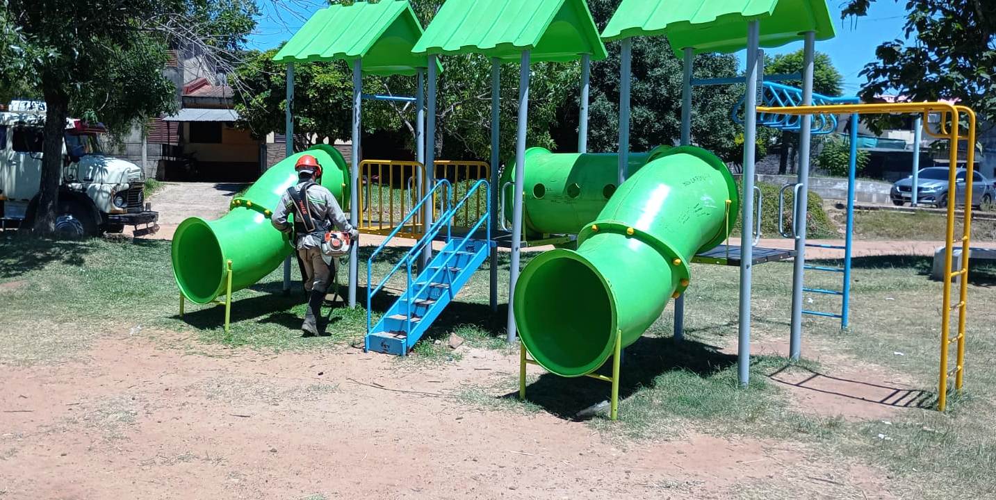Puesta en valor de espacios públicos en barrio La Bianca - 7PAGINAS