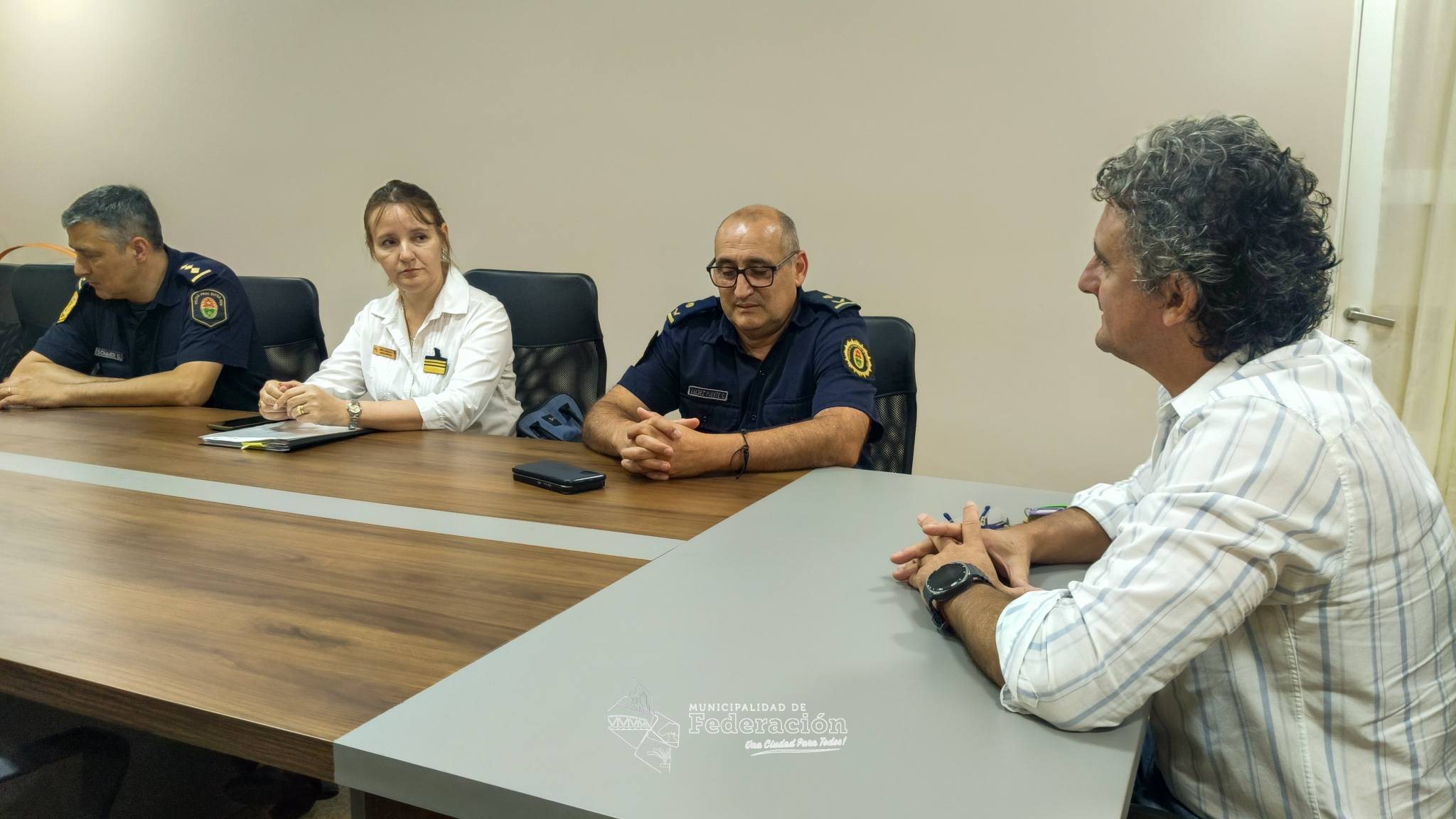 El intendente Bravo y el jefe departamental de Policía encabezaron la primera reunión de trabajo del año - 7PAGINAS