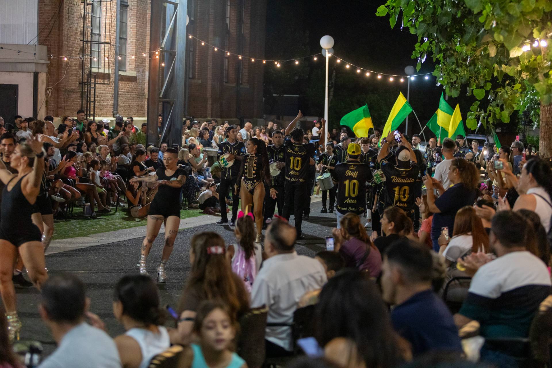 Feliciano, Victoria y Paraná mostraron su carnaval en La Vieja Usina - 7PAGINAS