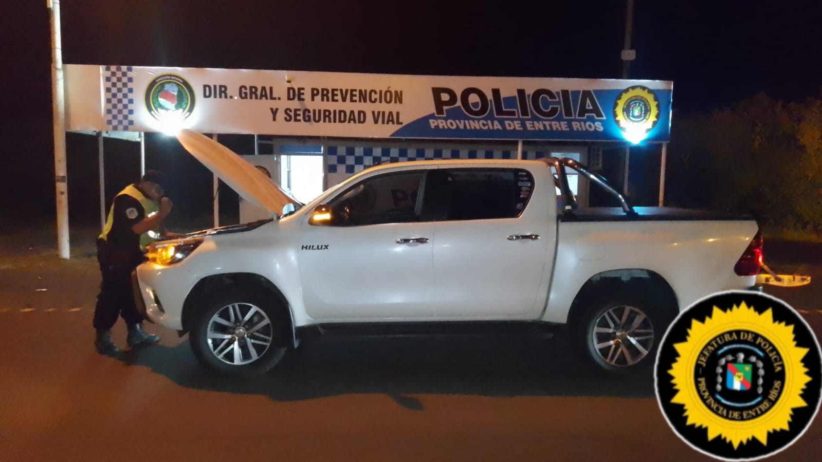 Paraguayo evadió un control en ruta entrerriana y tras una persecución fue detenido con una camioneta robada - 7PAGINAS