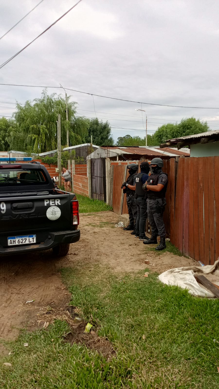 Fuerte procedimiento por narcomenudeo en barrio Sarmiento: un detenido - 7PAGINAS