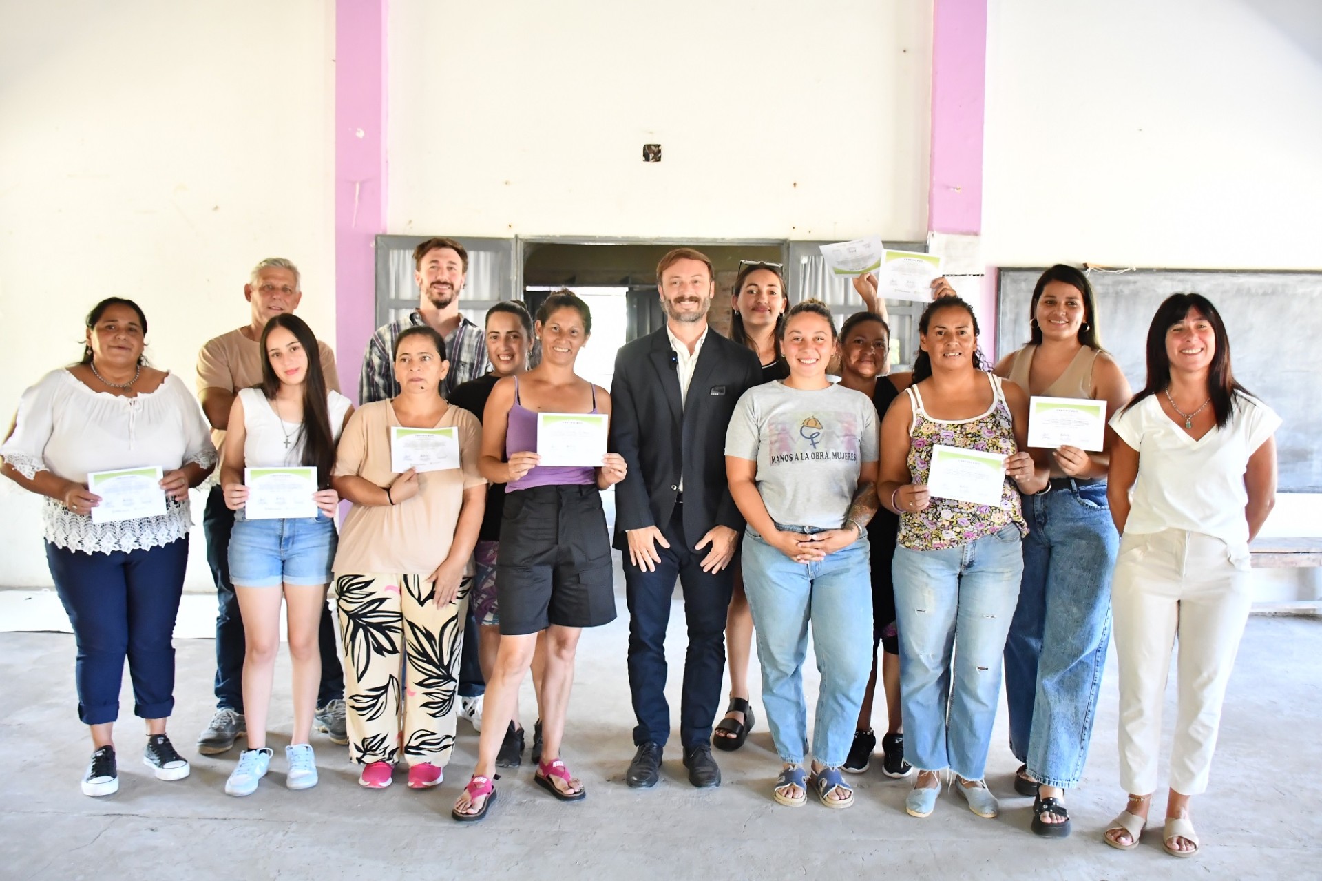 Concordia: entregaron certificados del curso Manos a la Obra, Mujeres - 7PAGINAS