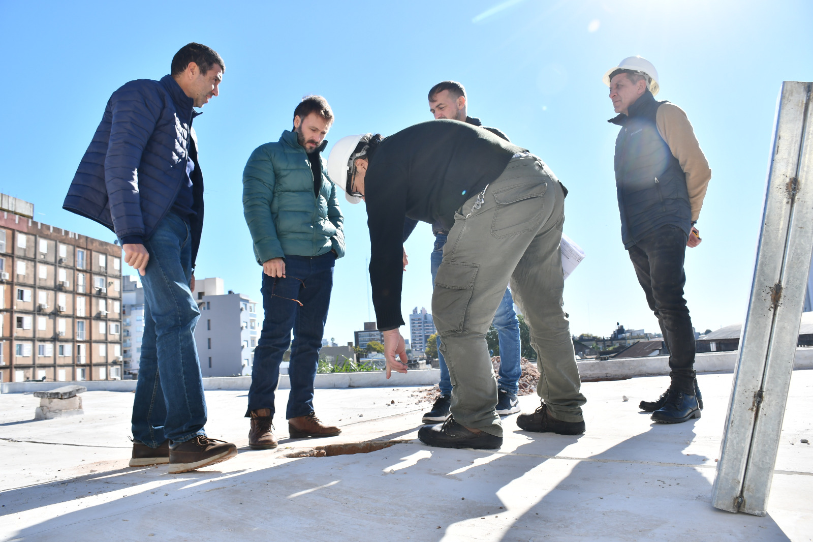 Azcué supervisó obras en la Estación Central: "Estamos recuperando edificios que durante años no recibieron mantenimiento" - 7PAGINAS