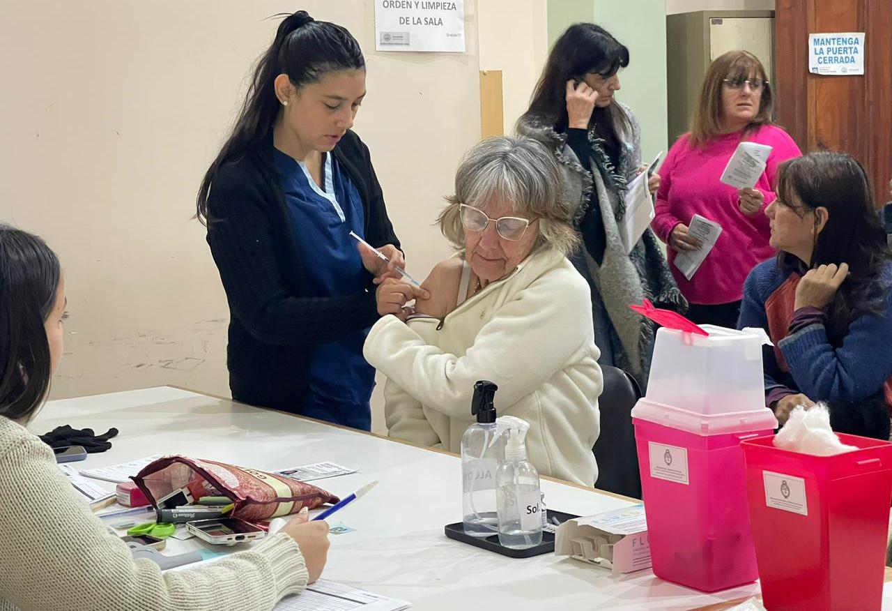 Adultos mayores de Concordia participaron de una jornada de vacunación - 7PAGINAS