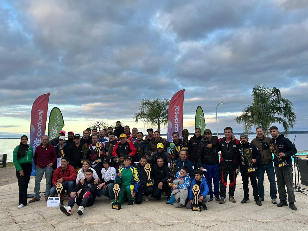 CODESAL reunió a cientos de personas en un fin de semana patrio con deporte y turismo en el Lago Salto Grande - 7PAGINAS