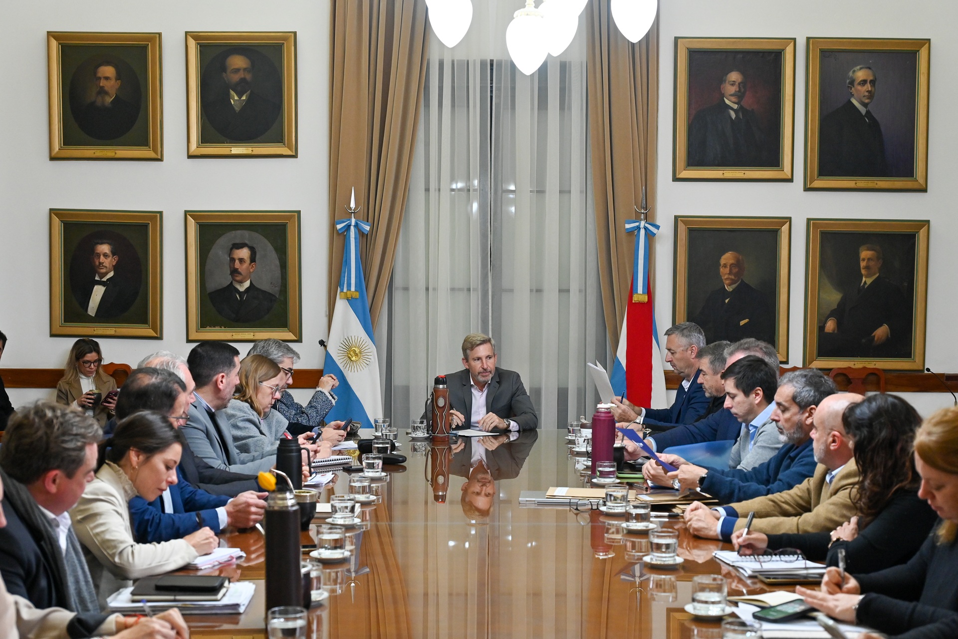 Obras, seguridad y actos por el 20 de junio estuvieron en la agenda de la reunión de gabinete - 7PAGINAS