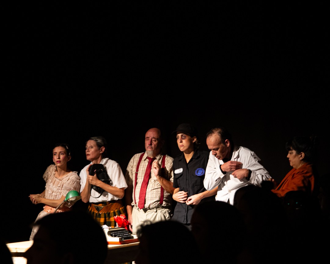 Teatro en Magma: este sábado función de "La Tierra Rota" - 7PAGINAS