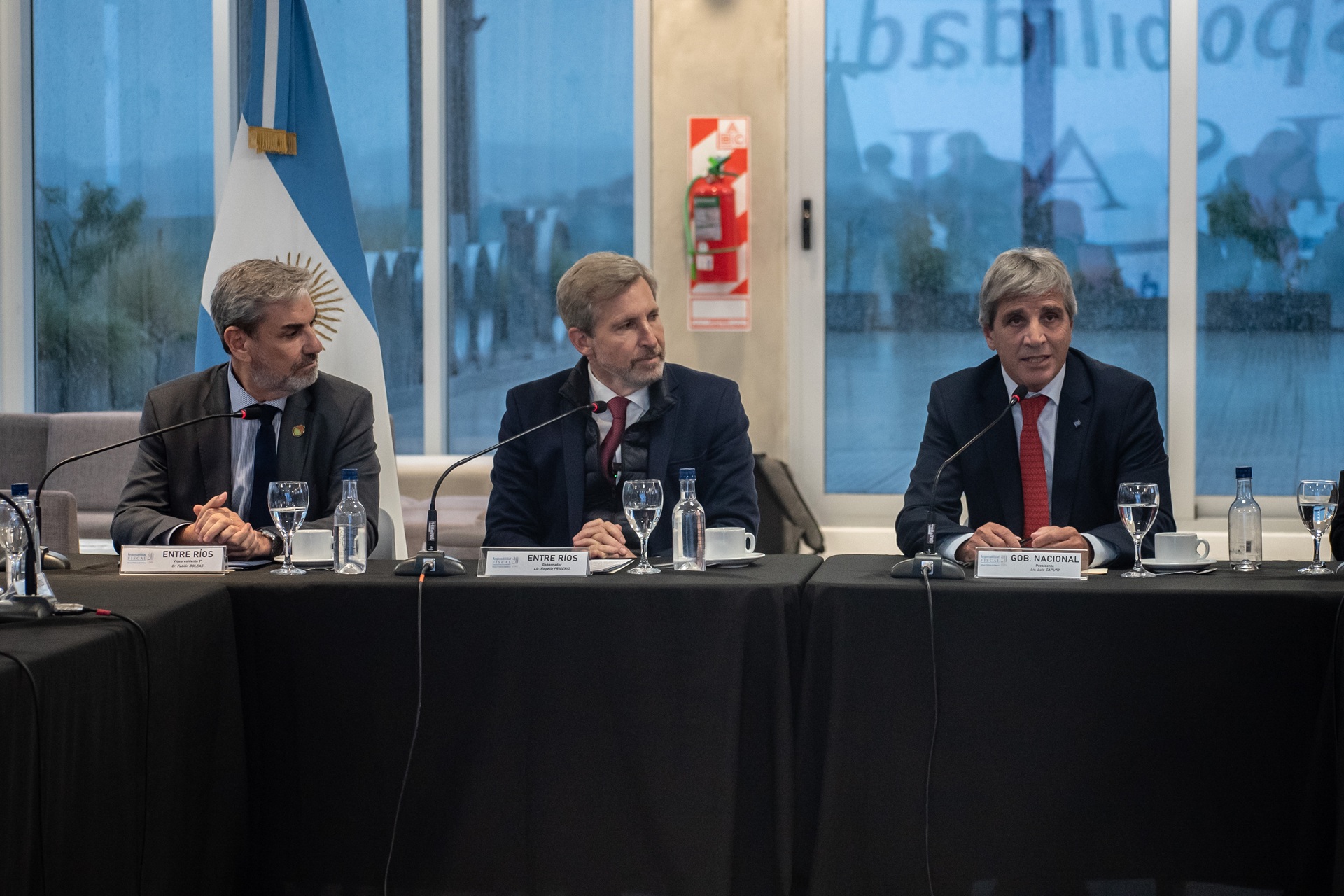 Frigerio recibió a Caputo en Paraná y afirmó: "Estamos en condiciones de escribir el próximo capítulo del pacto fiscal" - 7PAGINAS