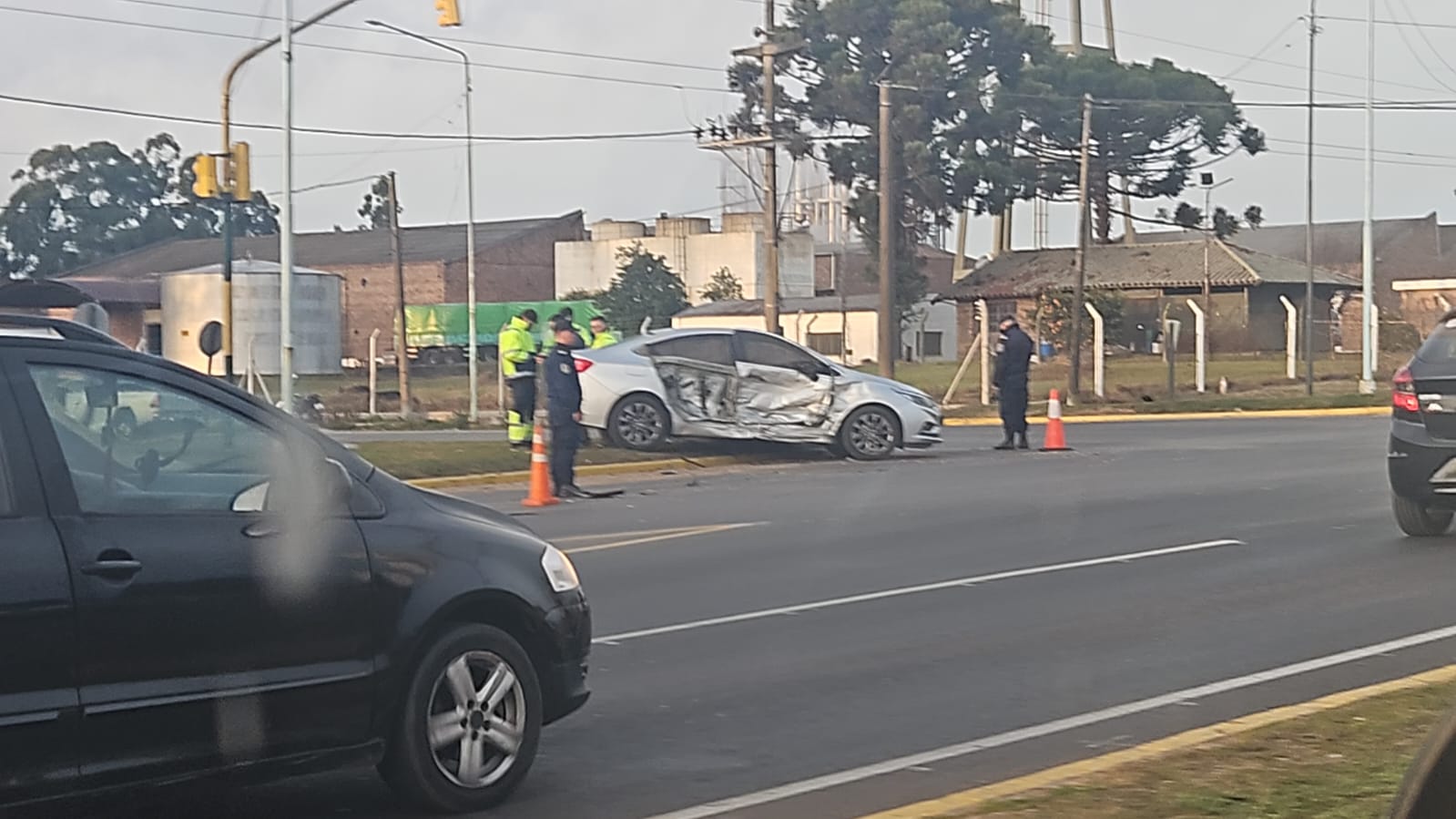 Siniestro vial en el ingreso a Concordia: violento choque en la zona de "El Martillo" dejó una mujer hospitalizada - 7PAGINAS