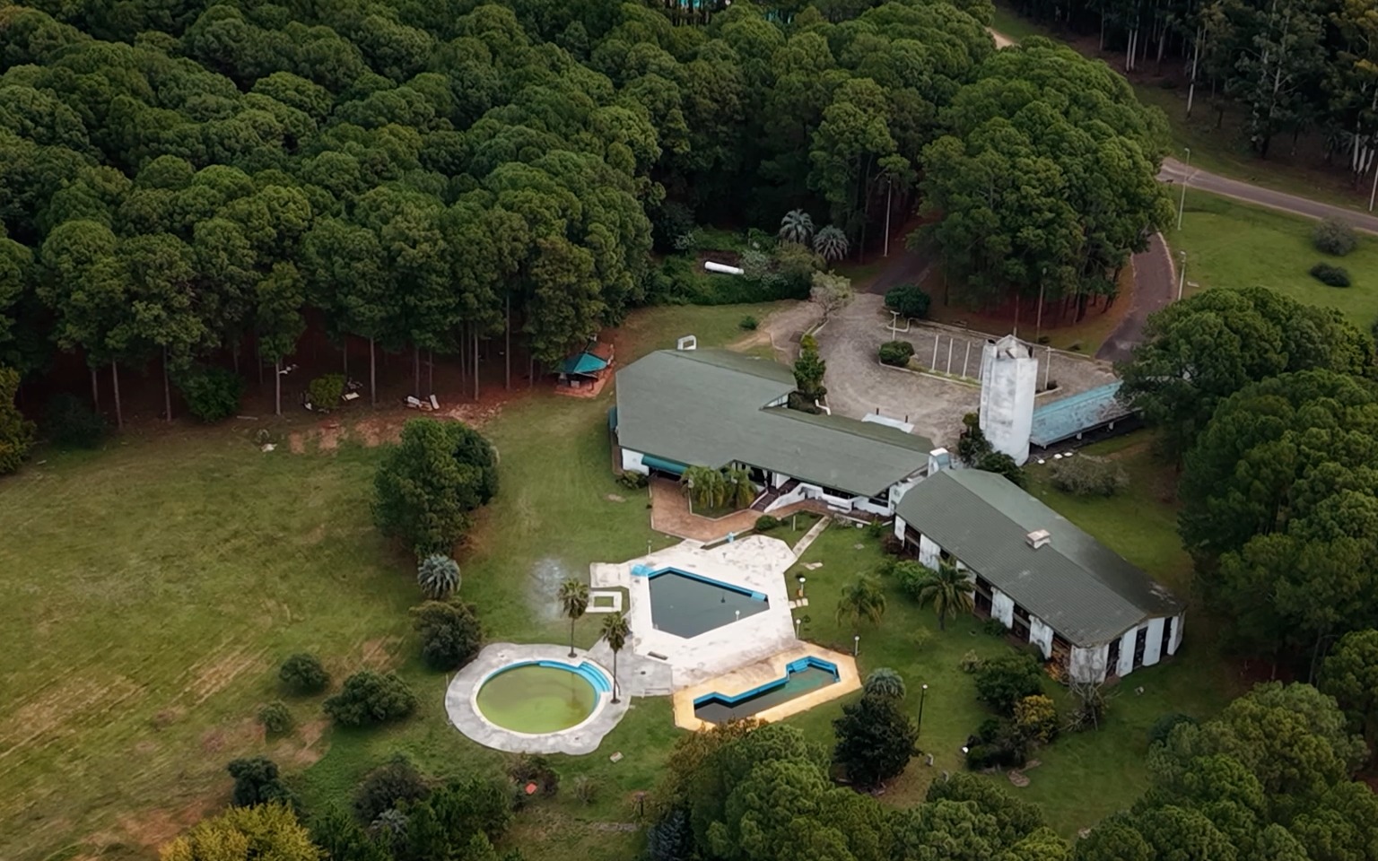 Reactivación turística en lago de Salto Grande: se acerca la fecha límite para la licitación pública del Hotel Ayuí - 7PAGINAS