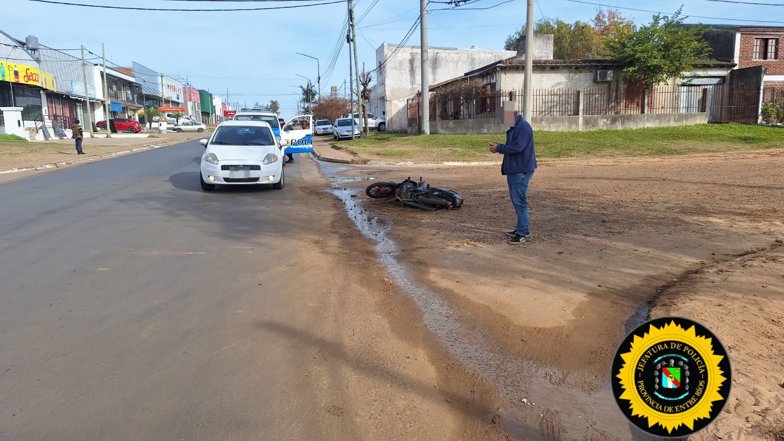 Siniestro vial en Concordias: una madre y su hija de 8 años resultaron heridas tras ser embestidas por un auto - 7PAGINAS