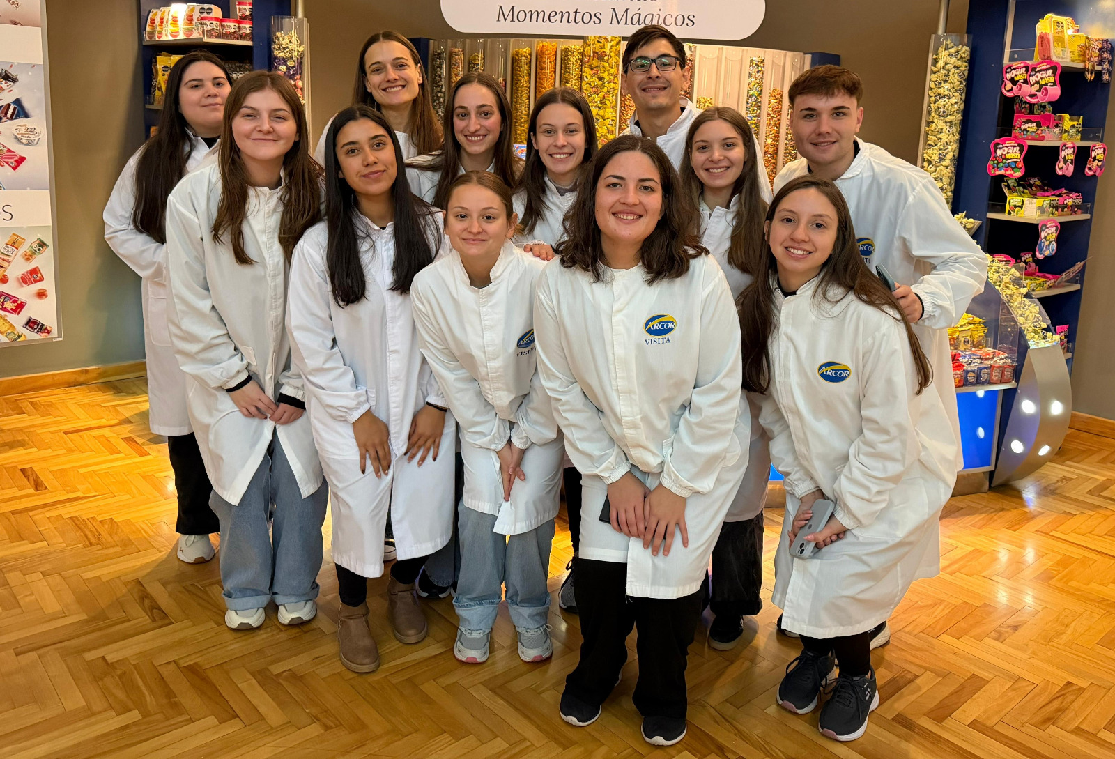 Estudiantes de Contador Público de la UNER Concordia, visitaron la planta principal de Arcor - 7PAGINAS