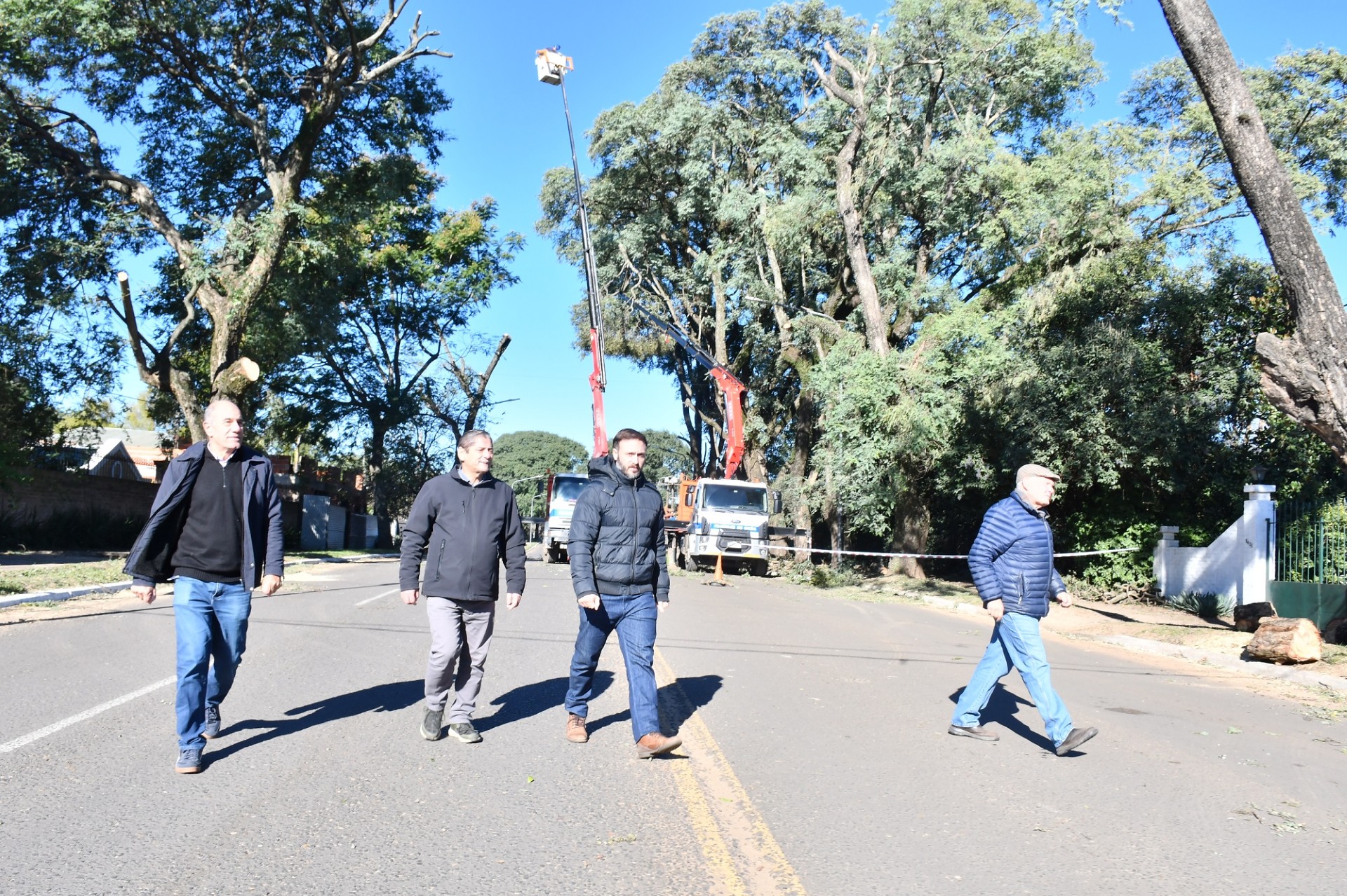 Cortes de tránsito en avenida Eva Perón por trabajos de poda: Azcué supervisó las tareas - 7PAGINAS