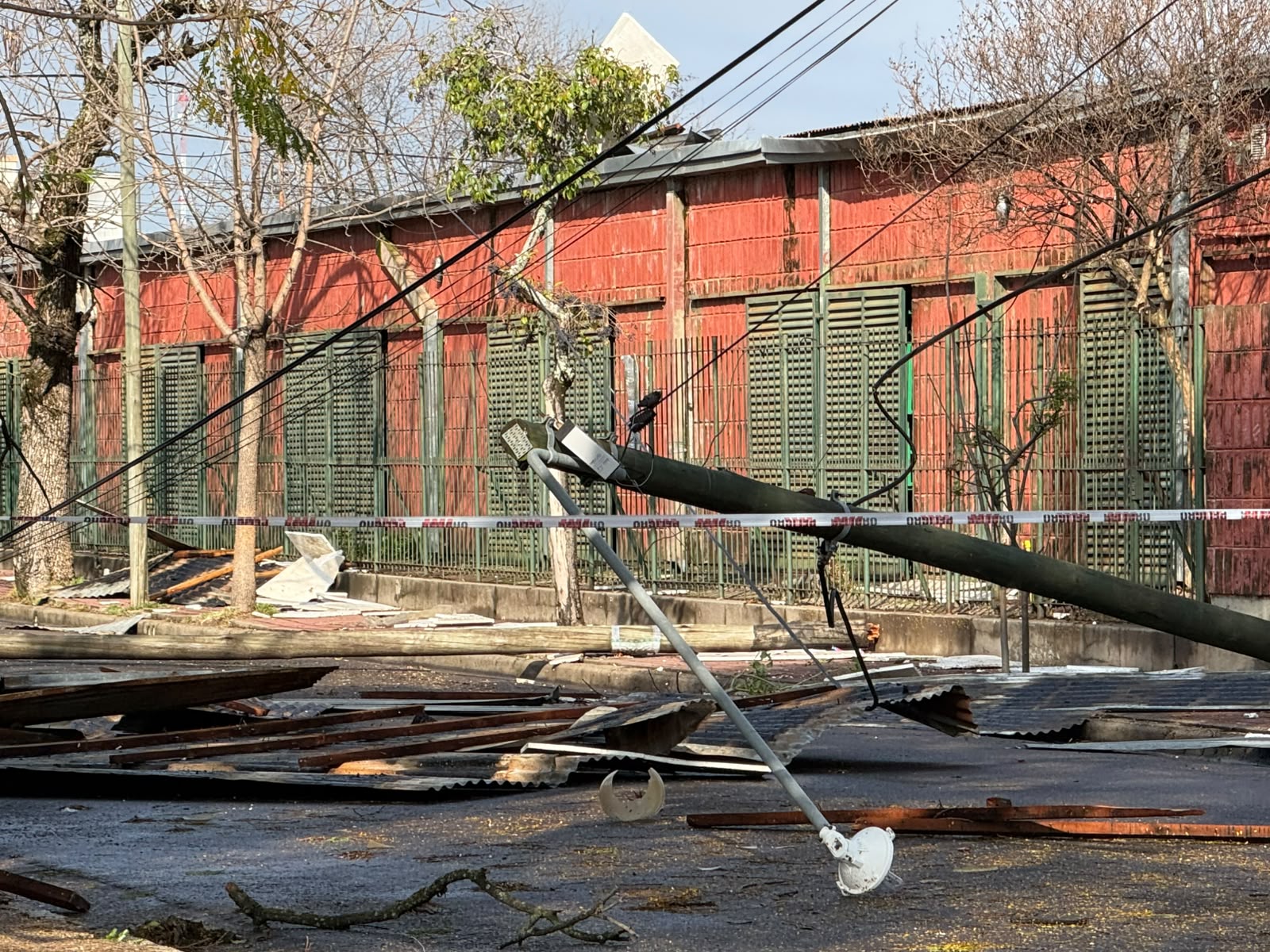 Tras el fuerte temporal, la Municipalidad desplegó un amplio operativo de asistencia en Concordia