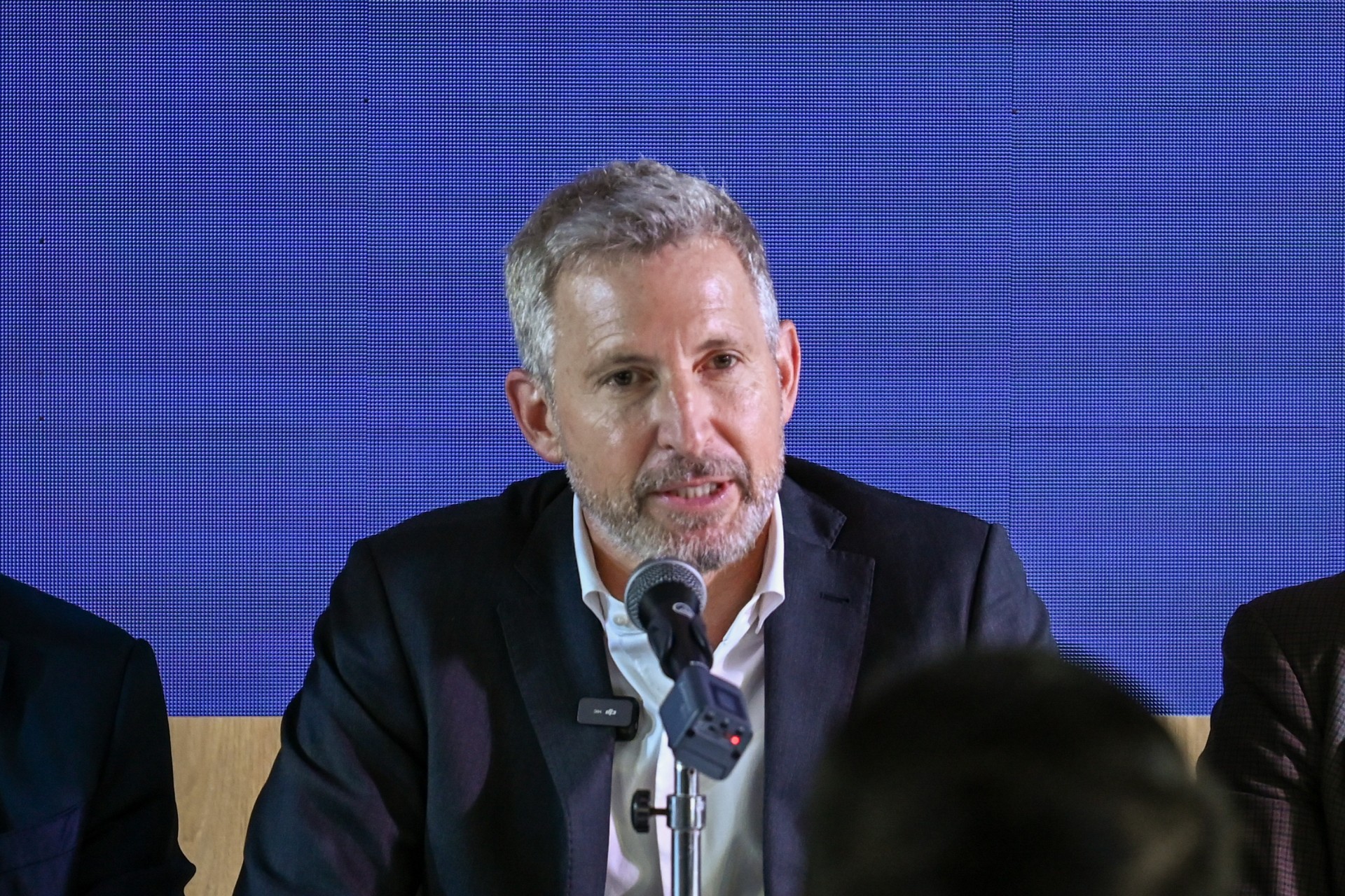Frigerio salió a buscar inversiones en Europa: mostró el potencial de Entre Ríos a empresarios en París