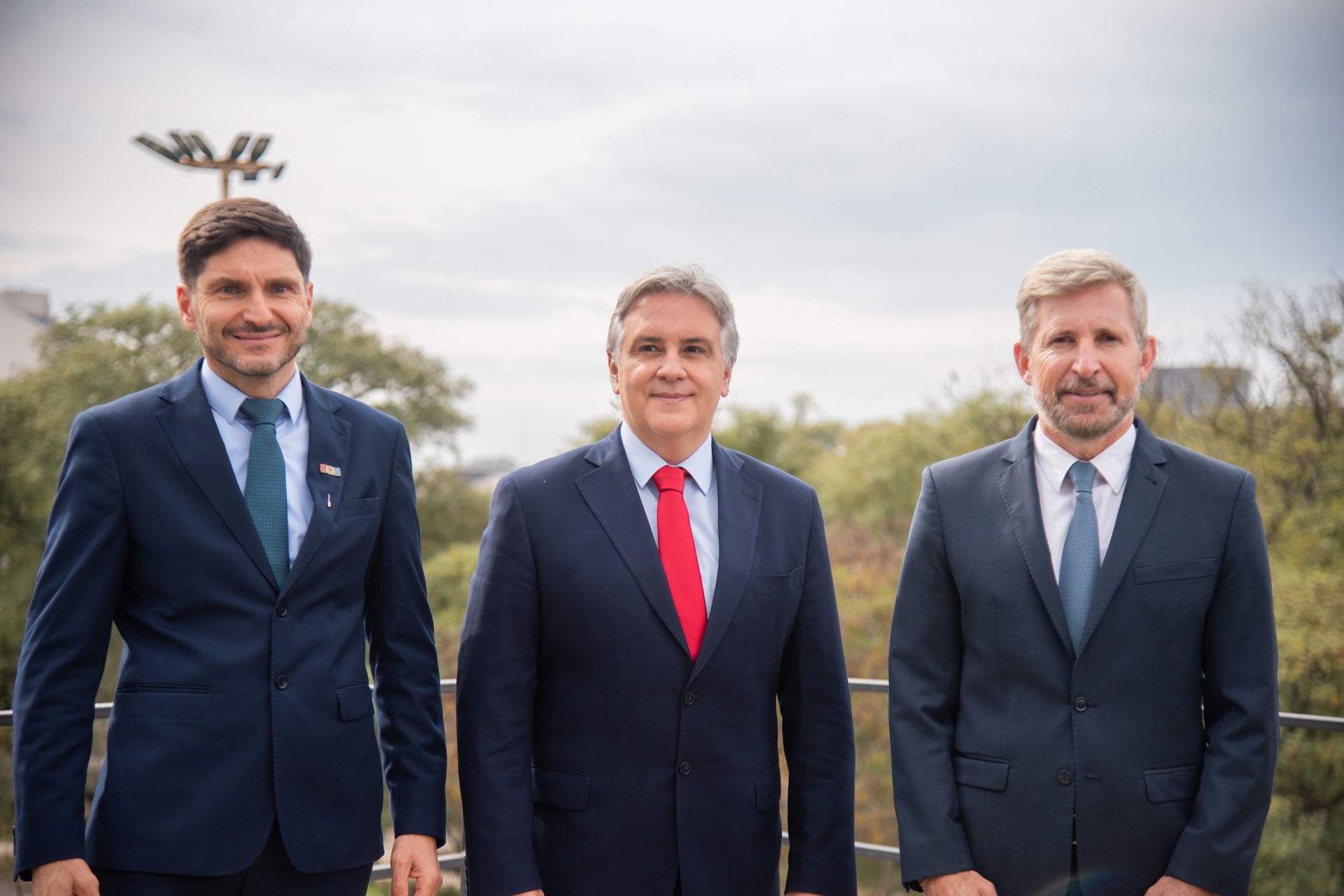 Frigerio reunirá a los gobernadores de la Región Centro en Paraná para debatir ... - 7paginas thumbnail